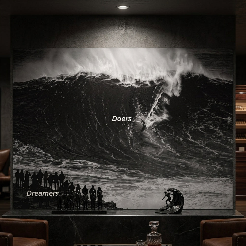 Poster Doers VS Dreamers an der Wand eines modernen Wohnraums