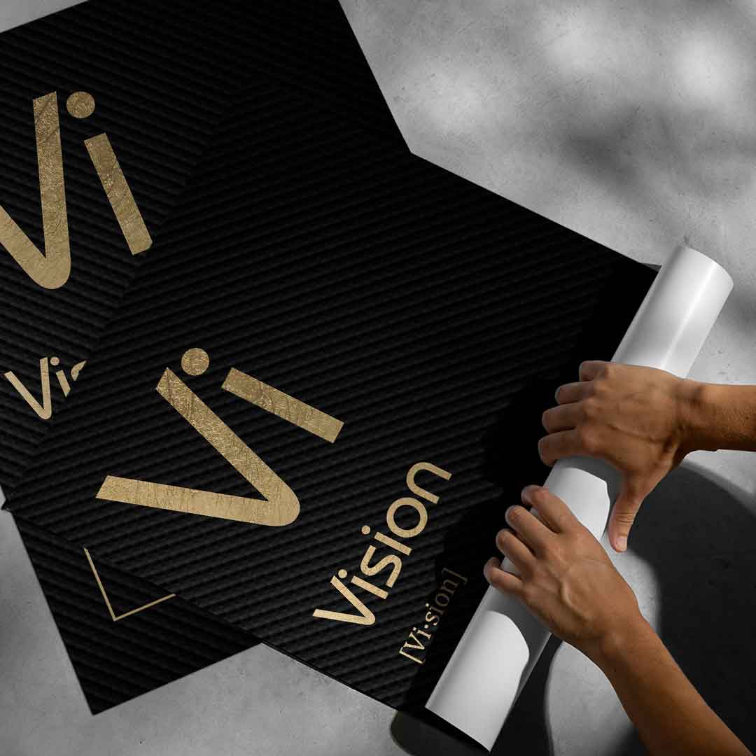DOTCOMCANVAS® Vision (Vi) Poster Version Schwarz – aufgerollt