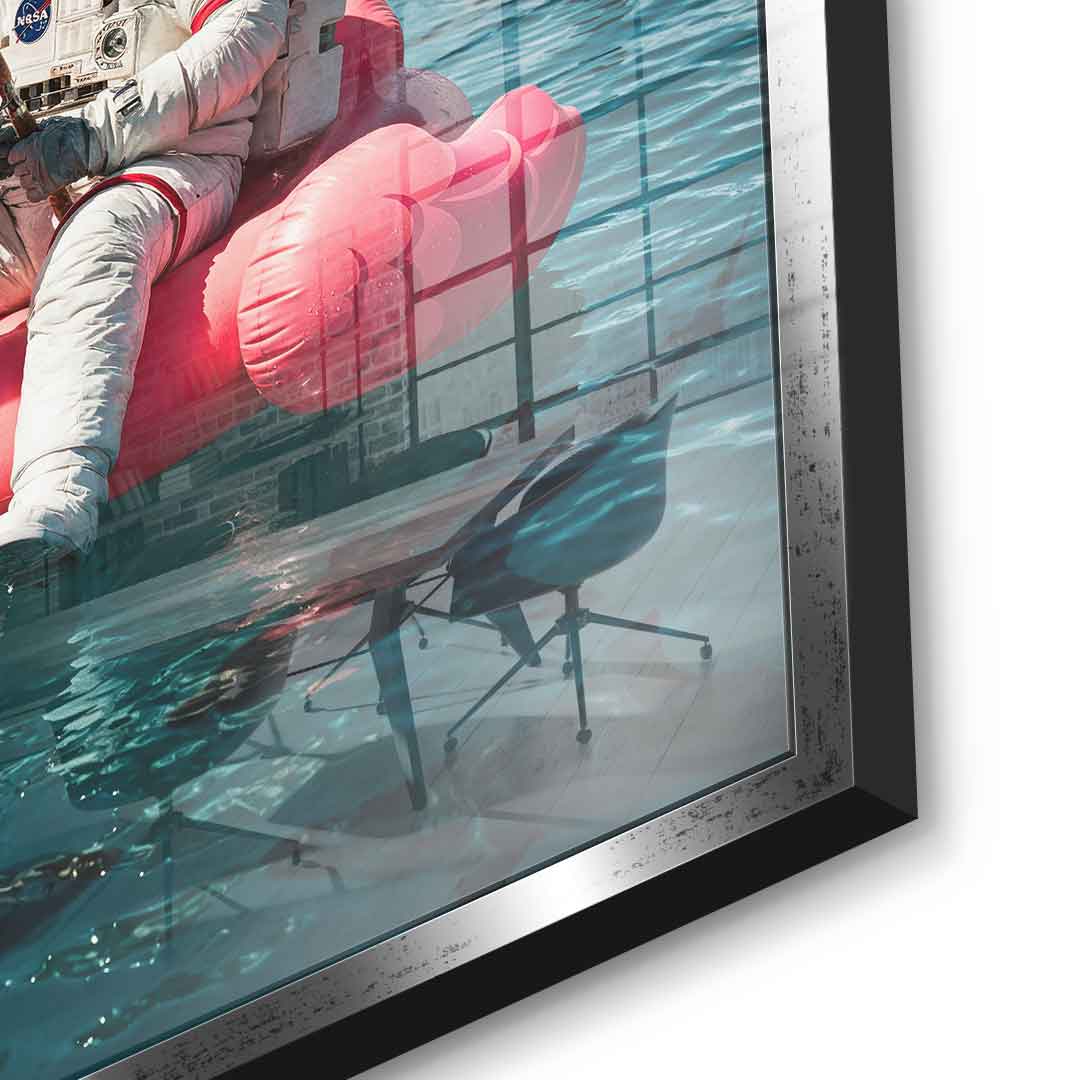 Acrylglas Detail Silber-Rahmen — Fearless Astronaut on a Flamingo