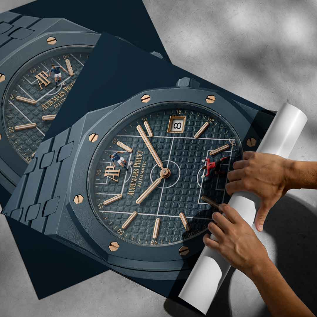 Luxury Timepiece – Football Poster gerollt