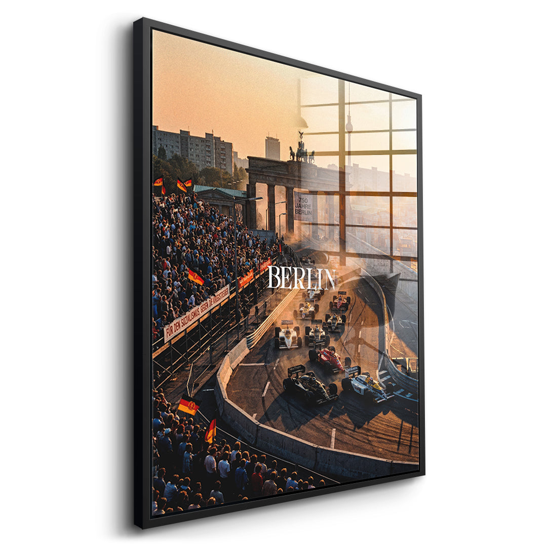 DOTCOMCANVAS Berlin F1 Acrylglasbild Seitenansicht mit schwarzem Rahmen