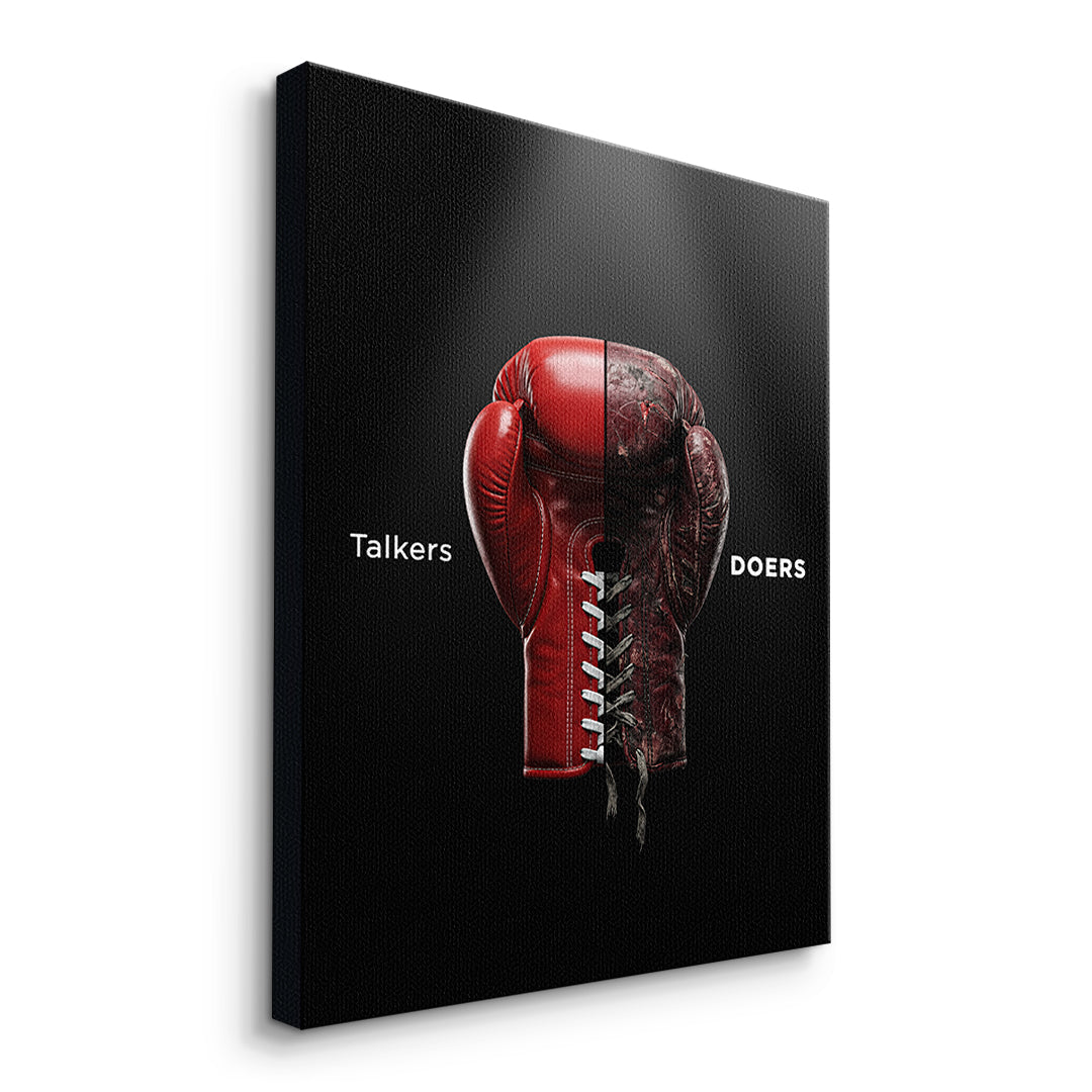 Seitenansicht des Leinwandbilds Talkers Vs Doers Boxing ohne Rahmen