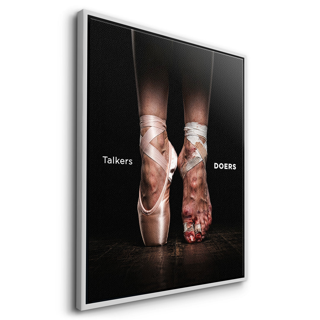 Seitenansicht des Leinwandbilds Talkers Vs Doers Ballet im weißen Rahmen