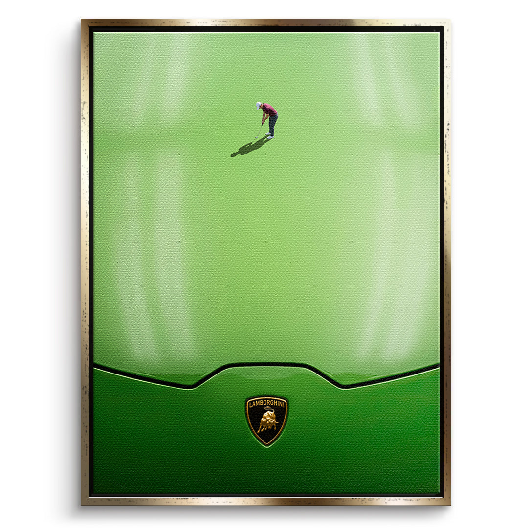 Golf on the Hood Leinwandbild mit goldenem Rahmen – DOTCOMCANVAS®