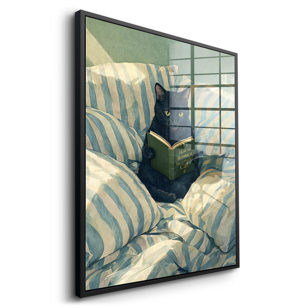 Seitenansicht des Acrylglasbilds How to Become a Successful Cat im schwarzen Rahmen
