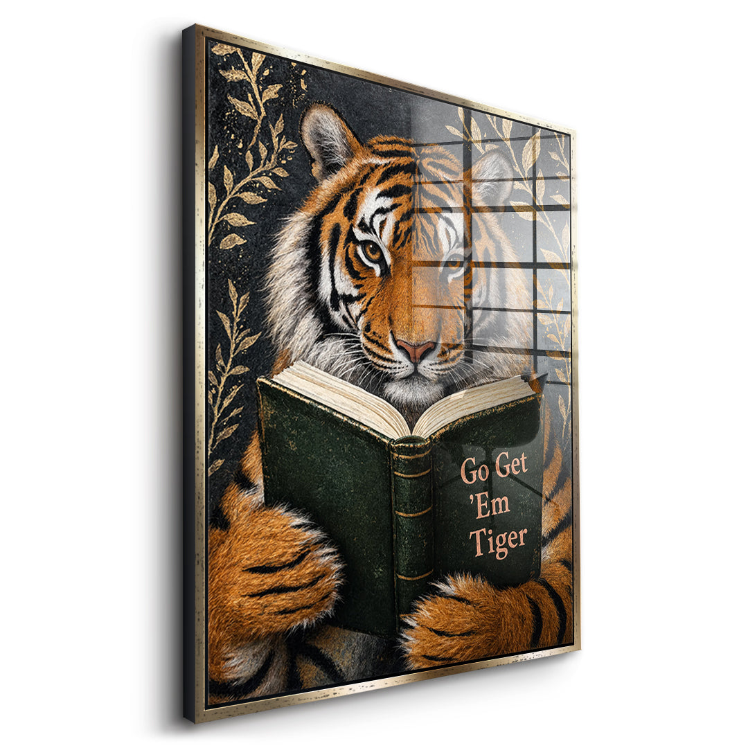 Seitenansicht des Acrylglasbilds Go Get 'Em Tiger im goldenen Rahmen