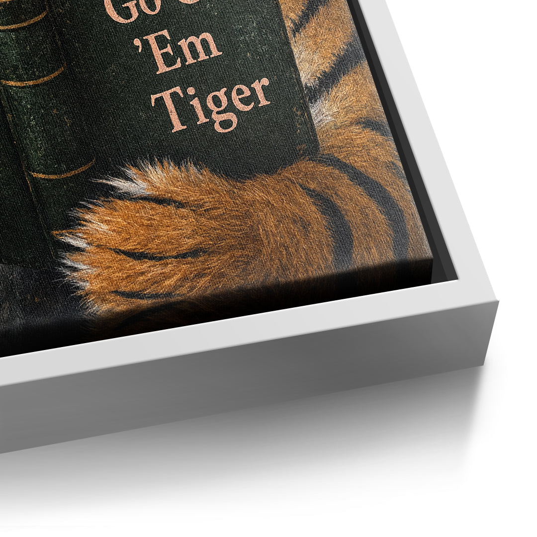 Detailaufnahme der Leinwandstruktur, Go Get 'Em Tiger im weißen Rahmen
