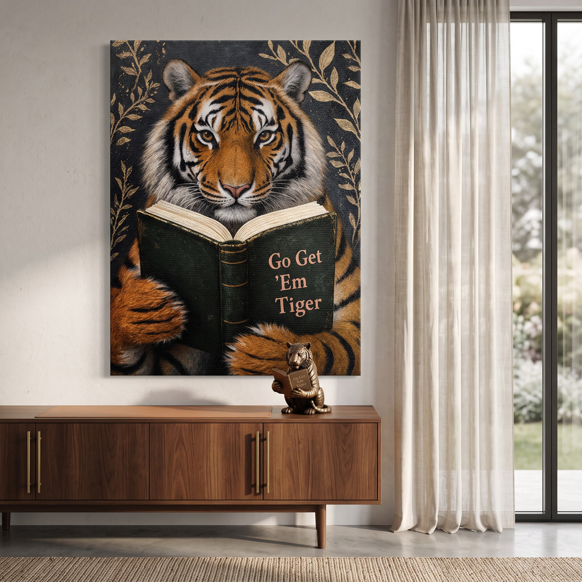 Leinwandbild Go Get 'Em Tiger an der Wand eines modernen Wohnraums