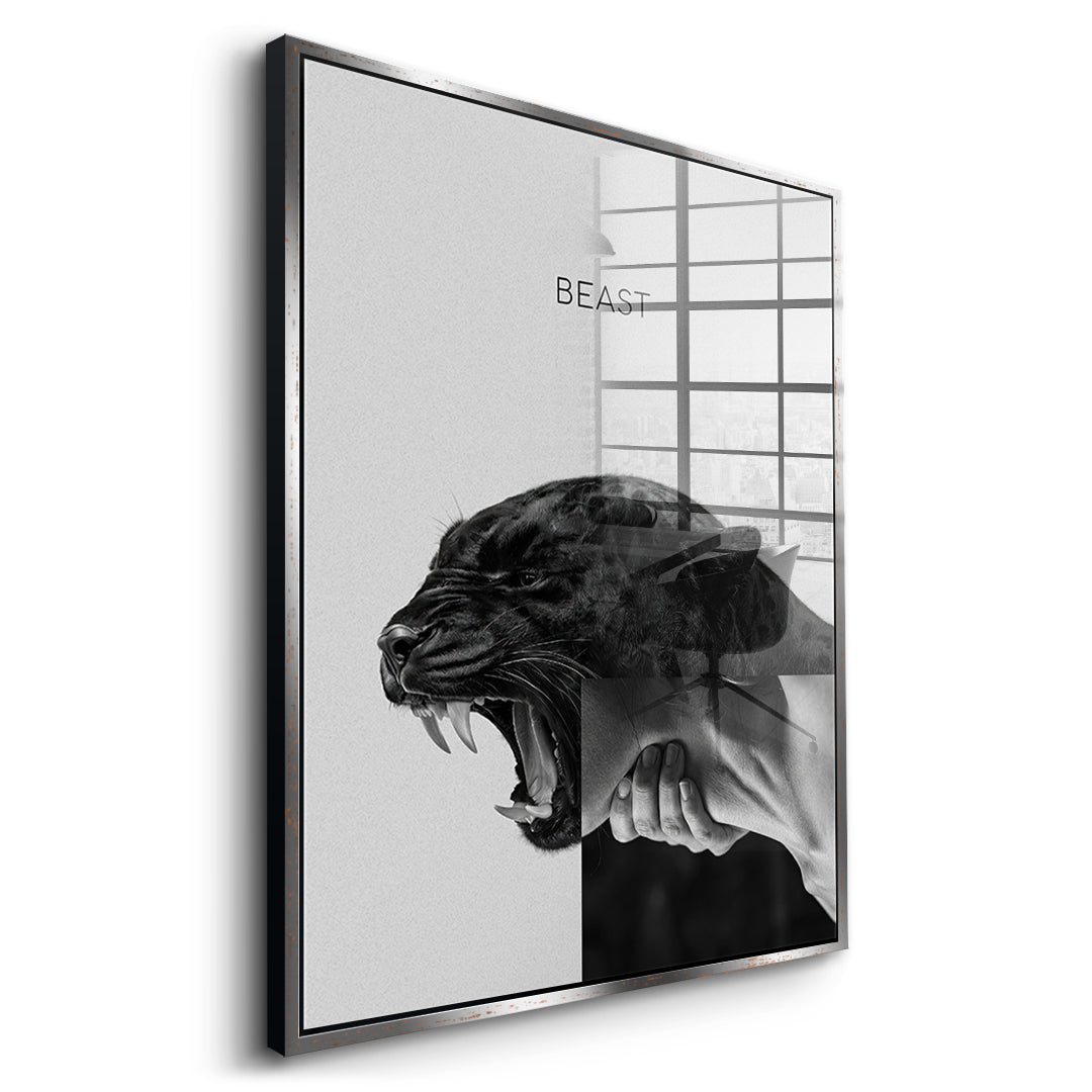 Seitenansicht des Acrylglasbilds Beast Grey im silbernen Rahmen
