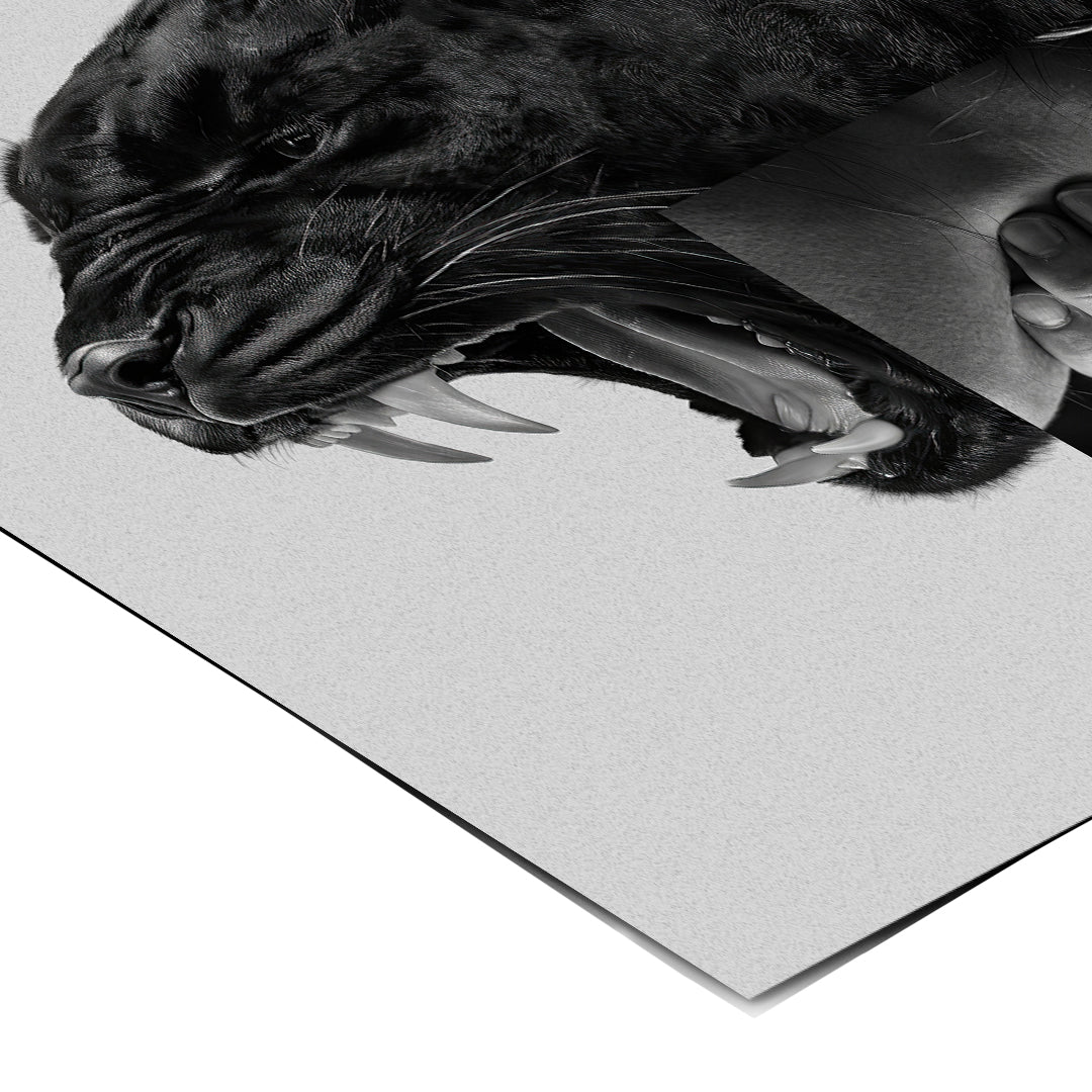 Eckdetail des Posters Beast Grey