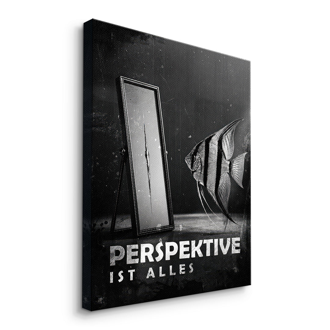 Seitenansicht des Leinwandbilds Perspective Is Everything (Deutsch) ohne Rahmen
