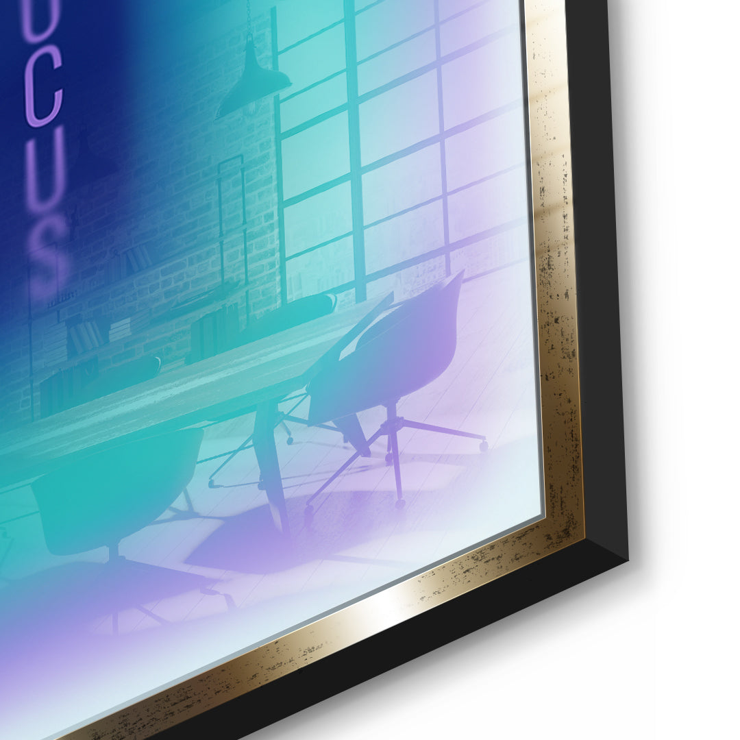 Detailaufnahme des 5mm Acrylglases, Focus Aura im goldenen Rahmen