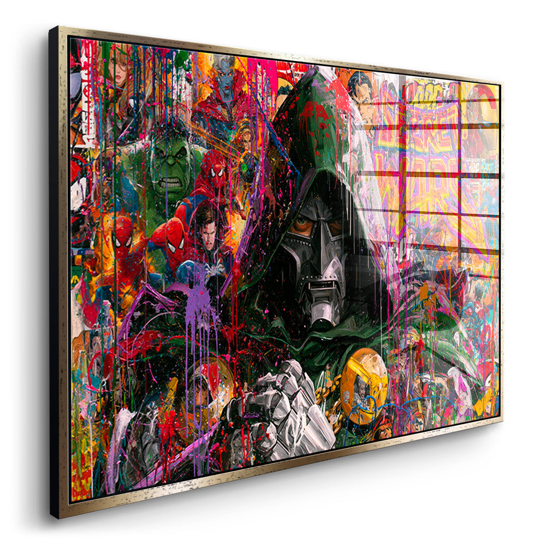 Seitenansicht des Acrylglasbilds Iron Mask im goldenen Rahmen
