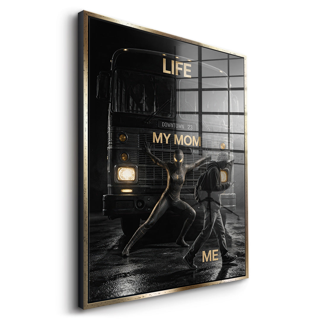Seitenansicht des Acrylglasbilds Life My Mom Me im goldenen Rahmen