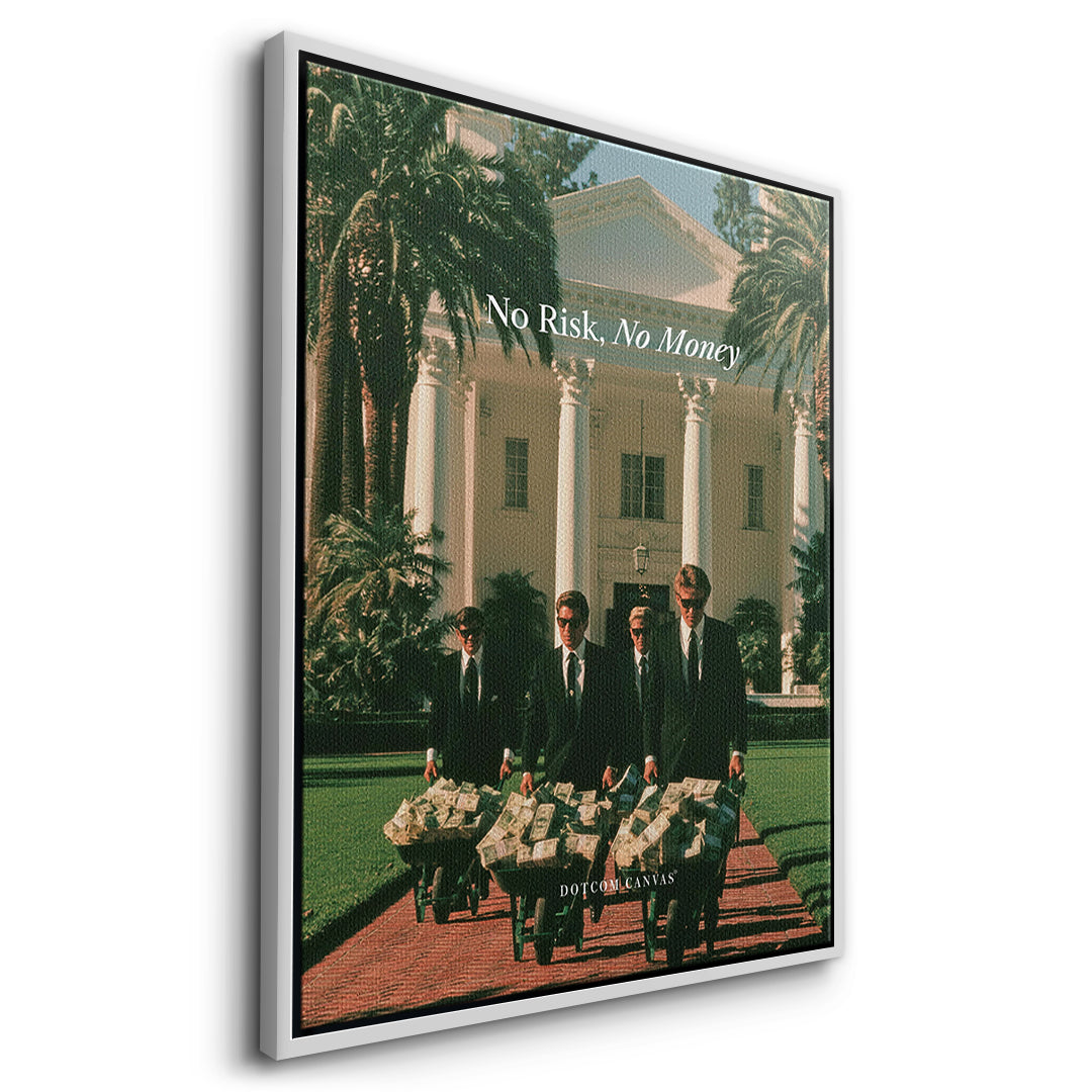 Seitenansicht des Leinwandbilds No Risk No Money im weißen Rahmen