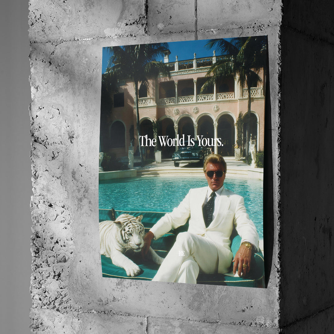 Poster The World Is Yours Tiger an einer Betonwand