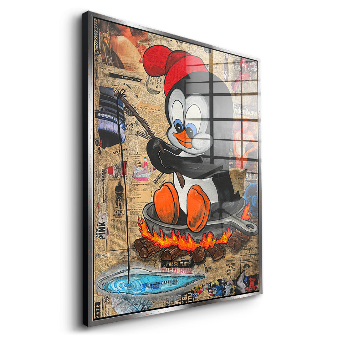 Seitenansicht des Acrylglasbilds Hot Pan Penguin im silbernen Rahmen