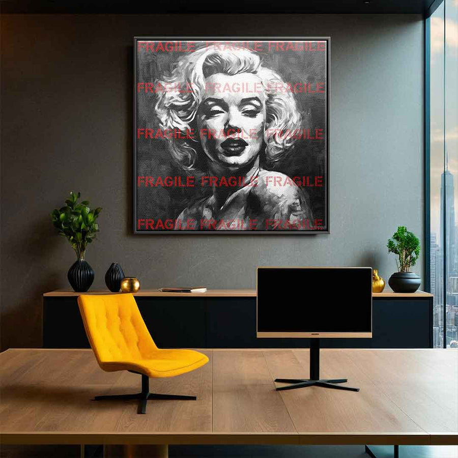 Fragile Monroe