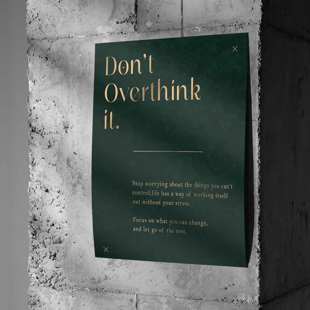 DOTCOMCANVAS Poster Don't Overthink it. an Betonwand präsentiert